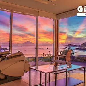別荘 Gloce 葉山 Ocean View House 都心から1時間 湘南の絶景を独り占めペットok 出張bbq有り, 横須賀市